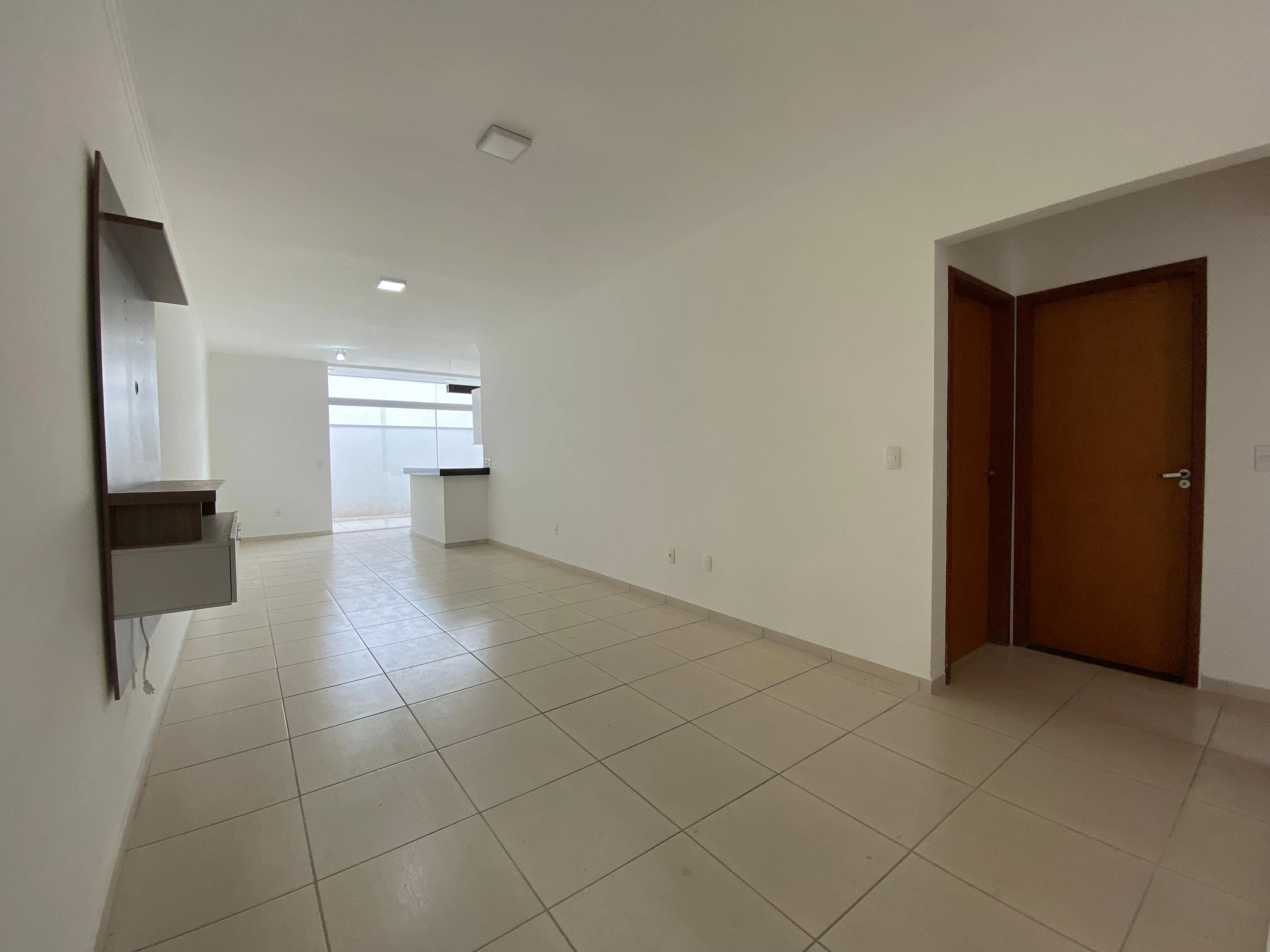Imagem Excelente Casa de 100M² no Condomínio Horto Florestal I Para Venda e Locação
