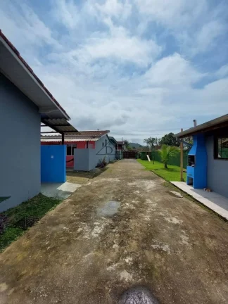 Imagem Casas e 2 salões - Bairro Massaguaçu - Caraguatatuba