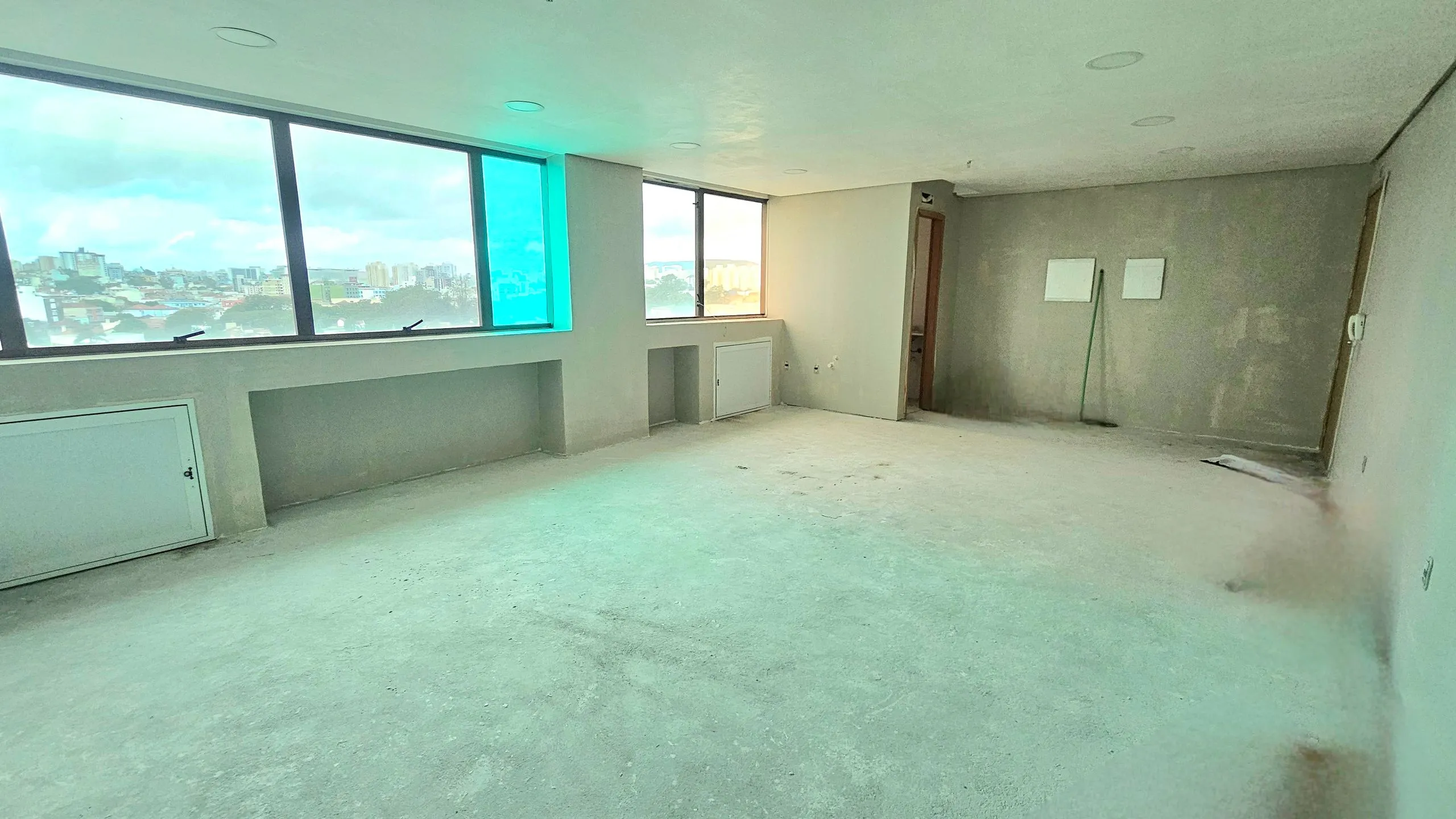Conjunto Comercial à venda em Porto Alegre, Santa Maria Goretti, 45.34m2