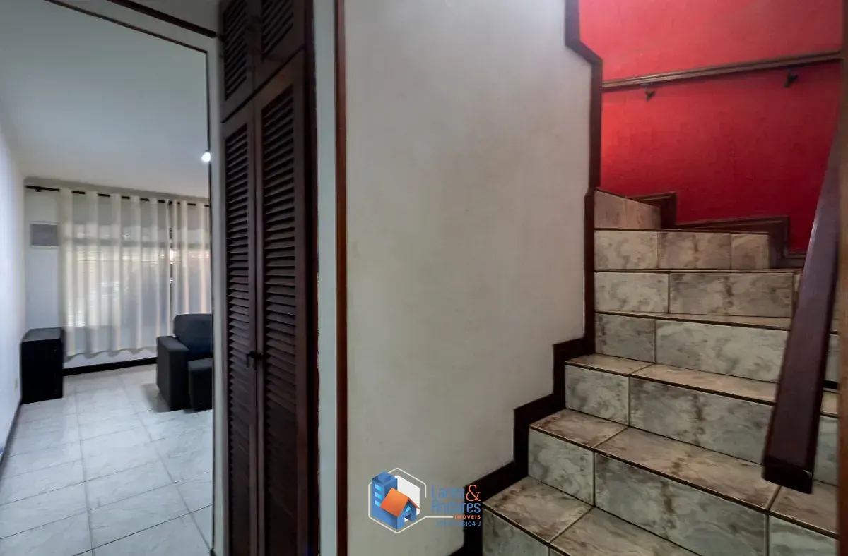 Imagem Sobrado para venda em Jardim Marisa com 3 quartos, sendo 1 suíte, 174m²