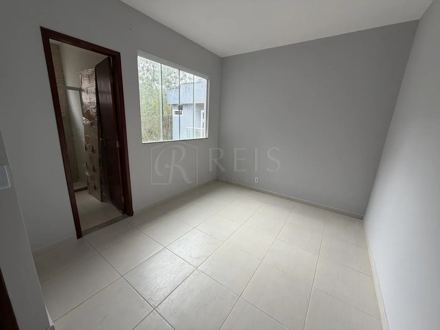Imagem Casa para Venda em Rio das Ostras, Chácara Mariléa, 2 dormitórios, 2 suítes, 3 banheiros, 1 vaga