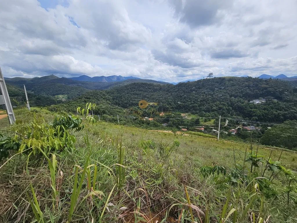 Imagem Terreno em Condomínio para Venda em Teresópolis / RJ no bairro Pessegueiros
