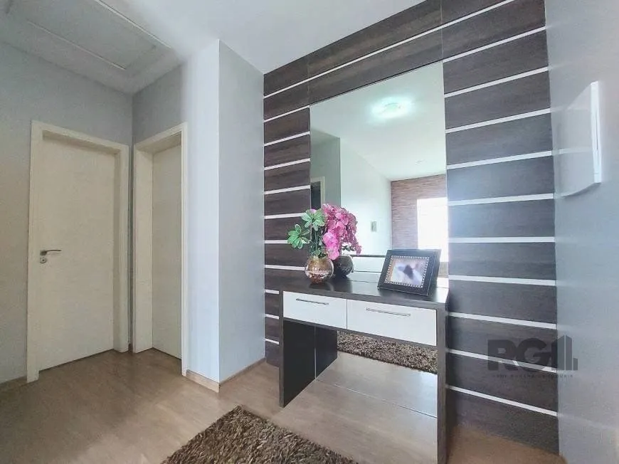 Imagem Excelente casa de 250m² com 3 dormitórios no bairro Sarandi.