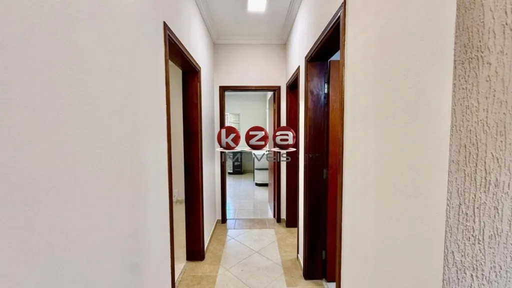 Imagem Oportunidade única: Casa à venda em Valinhos-SP, Jardim Santa Helena, 3 quartos, 1 suíte, 1 sala, 3 banheiros, 2 vagas de garagem, 172m².
