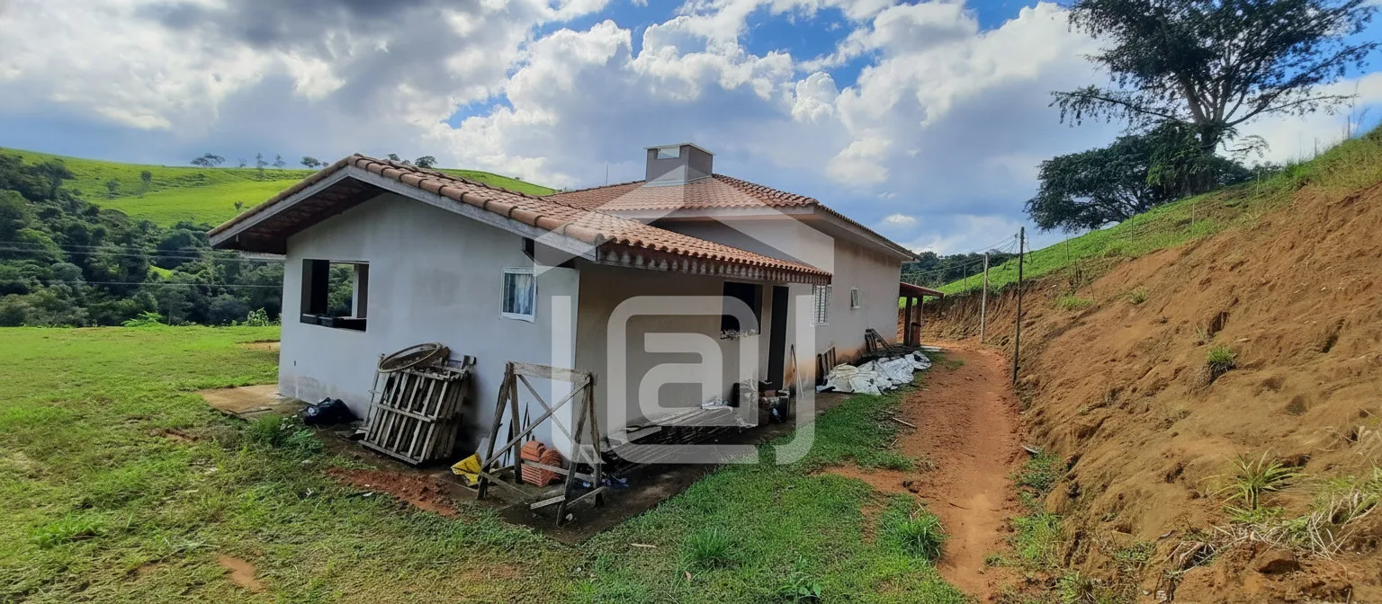 Imagem Sítio 5 m² à venda em Santana de Caldas, Caldas