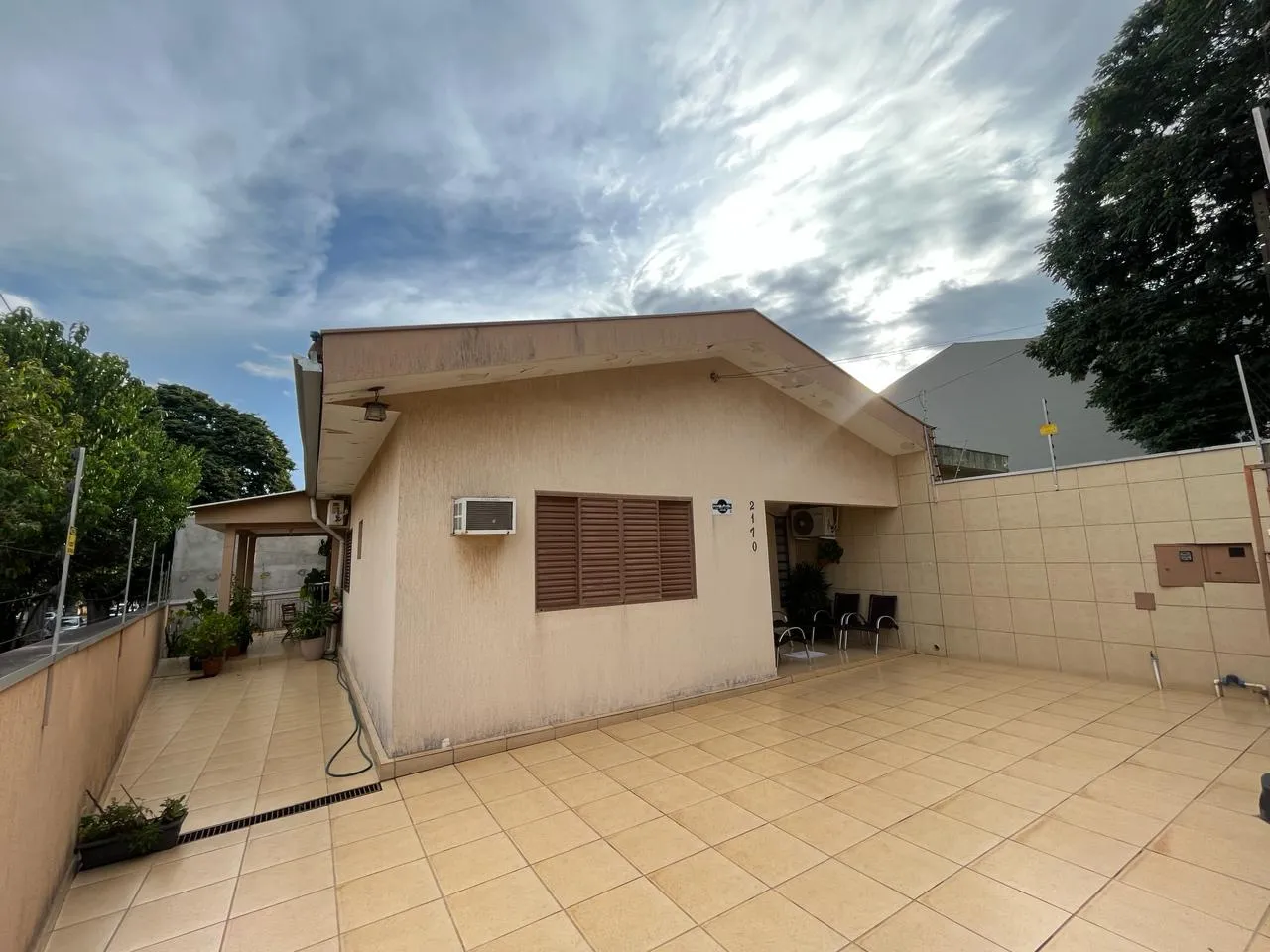Imagem Casa 216.76m Umuarama-PR 225