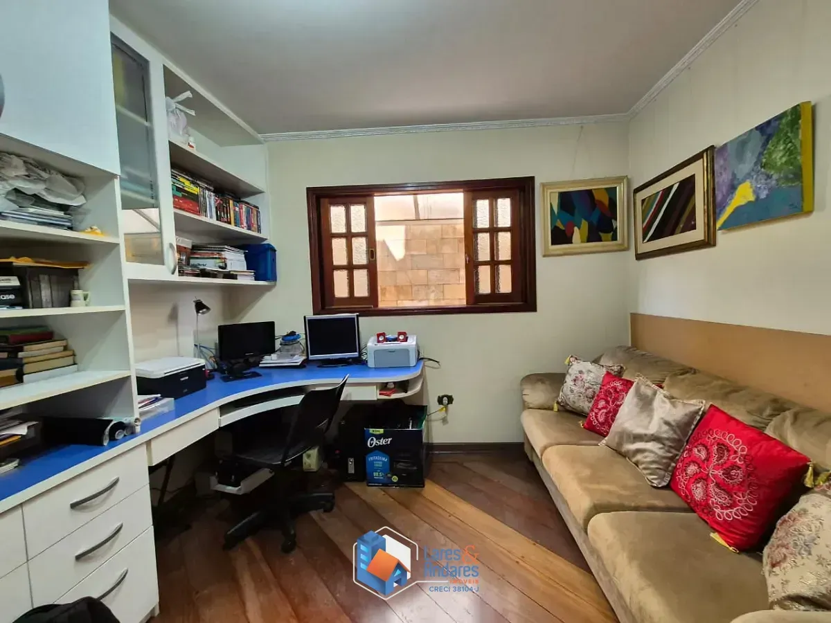 Imagem Casa para venda em Parque São Domingos com 3 quartos, sendo 1 suíte, 313m²