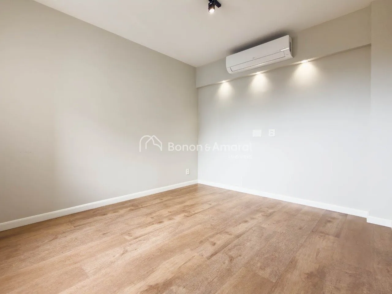 Imagem Apartamento 3 dormitórios, novo, andar alto - Vila Barão de Itapura Campinas S.P.