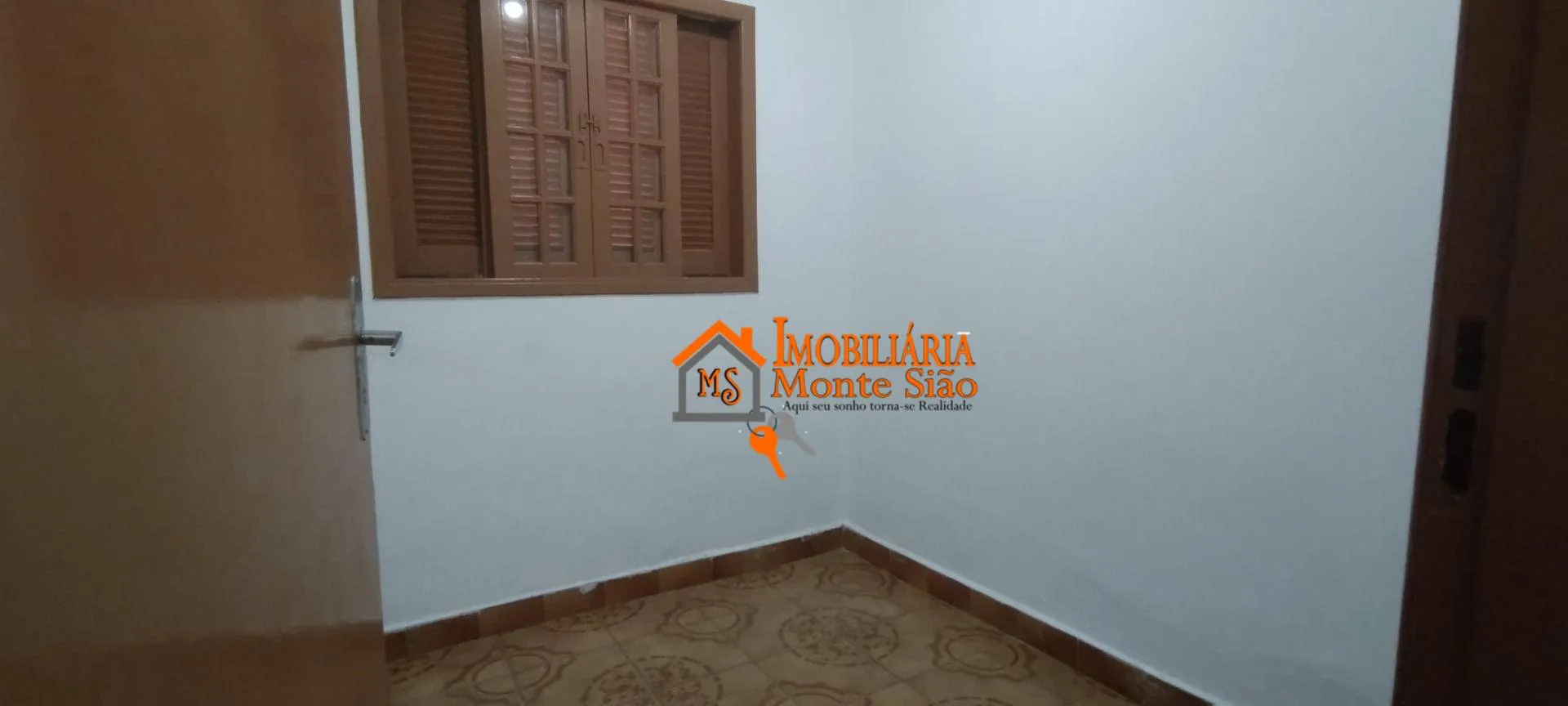 Imagem Casa térrea a venda com 125m² de terreno no Av. Barber Greene - Jardim Santa Clara