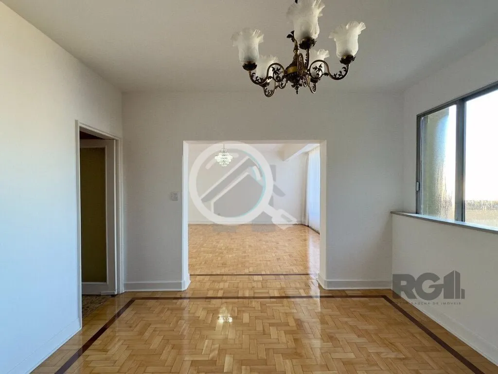 Imagem Apartamento de 170m², totalmente reformado, 3 dormitórios, sendo 1 suíte com sacada, sala de esta...
