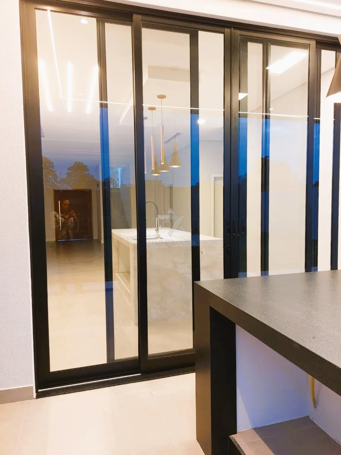 Imagem Sofisticação e Conforto: Sobrado no Residencial Lago Azul