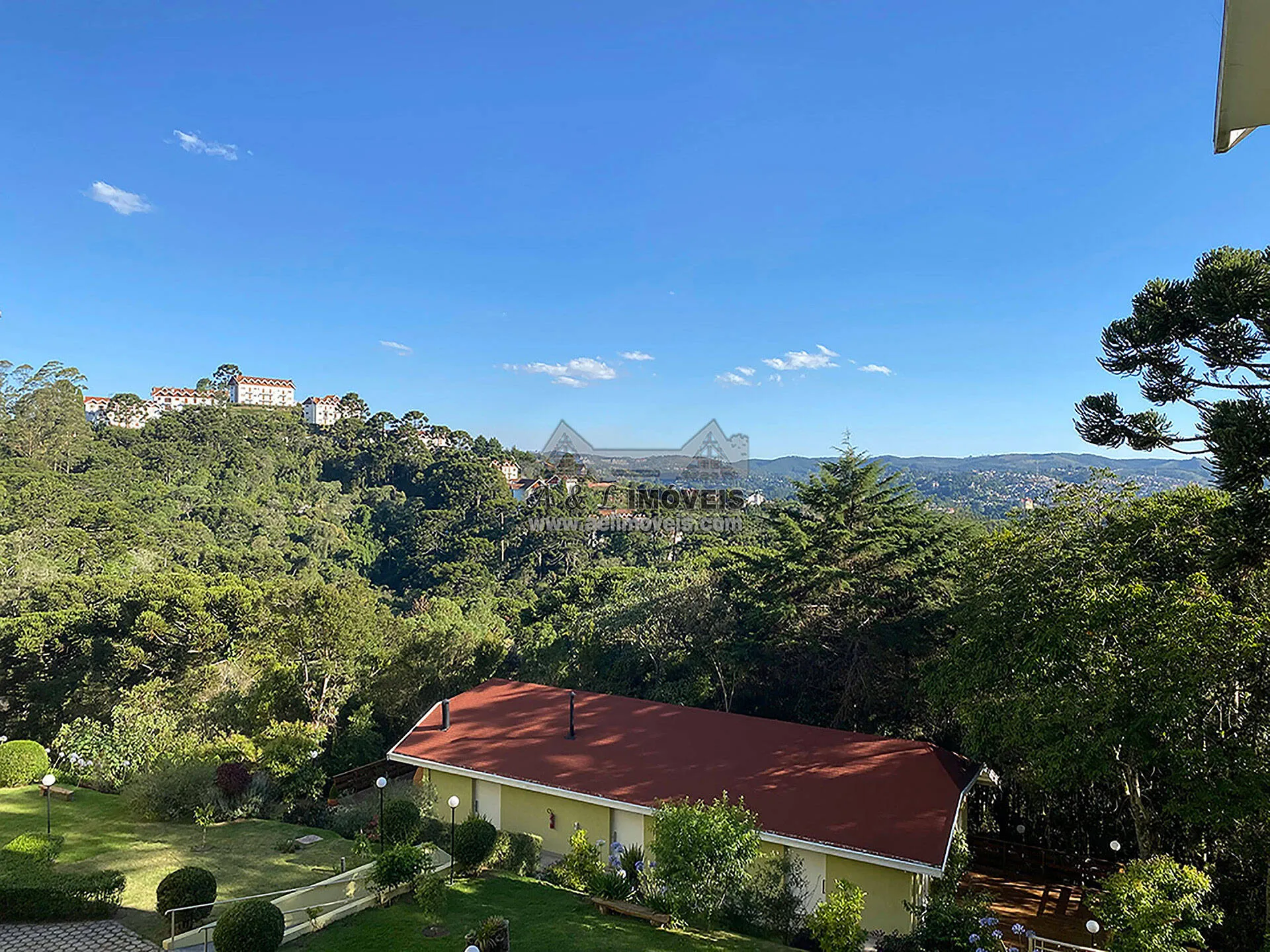 Imagem Apartamento à venda em Campos do Jordão - Com vista panorâmica