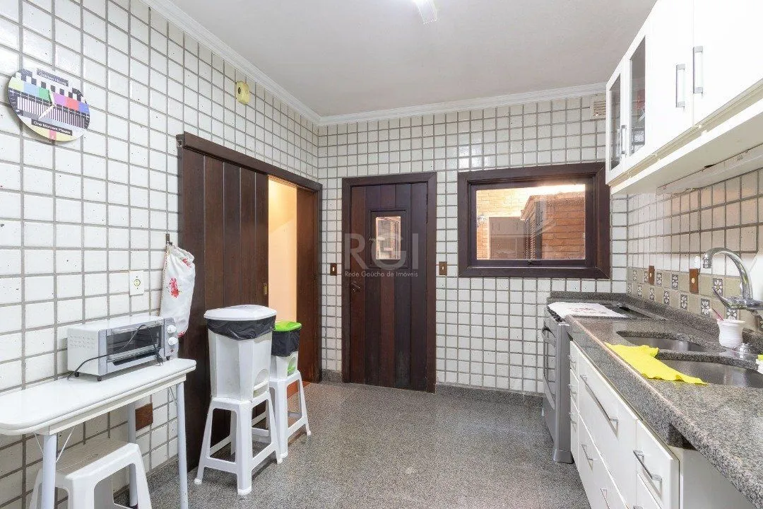 Imagem Casa Condominio para Venda - 331.2m², 4 dormitórios, sendo 4 suites, 2 vagas - Tristeza