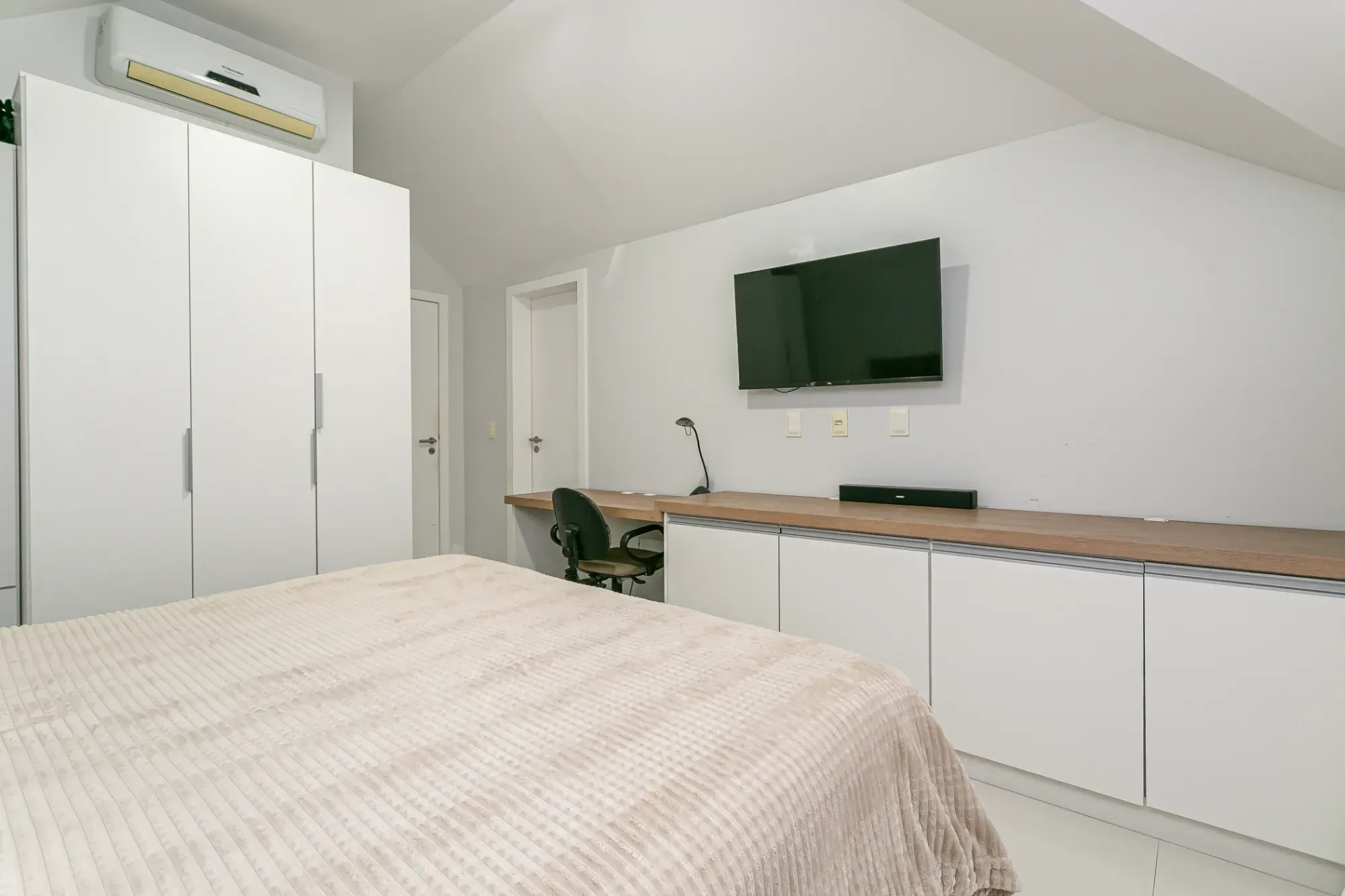 Imagem Casa com 3 Quartos à Venda, 390 m² em Jurerê - Florianópolis