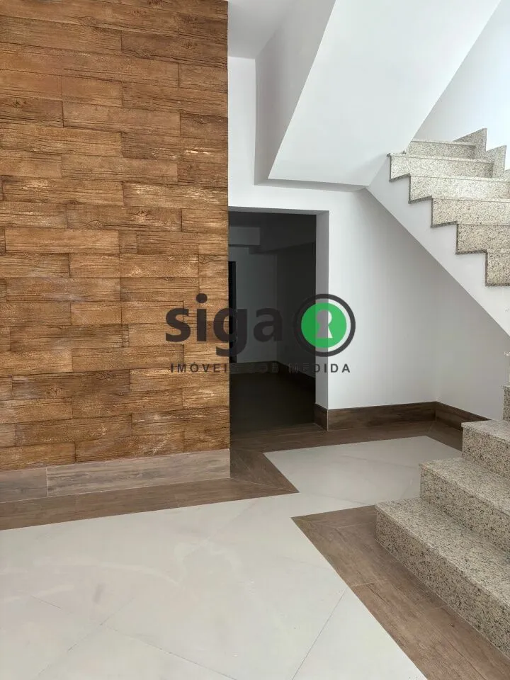 Imagem Casa à Venda - 220 m², 3 Suítes e Alto Padrão na Saúde!