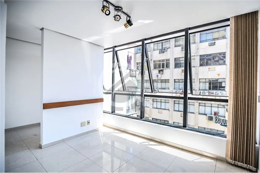 O Seu Espaço Profissional no Coração do Centro Histórico de Porto Alegre! Descrição: Sala Come...