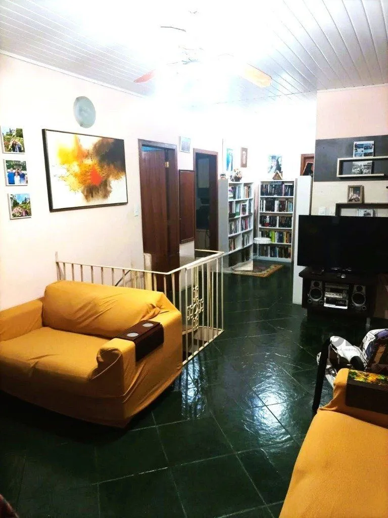 Imagem Casa 4 dormitórios no bairro Vila Ipiranga