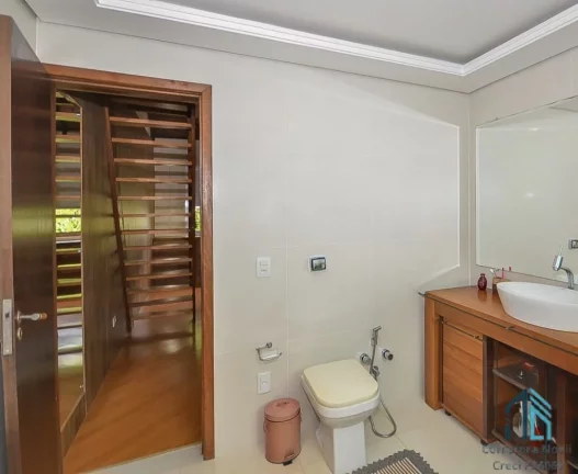 Imagem Casa c/ edícula, residencial/comercial, 03 quartos c/suítes, 10 vagas, no Mossungue em Curitiba - PR