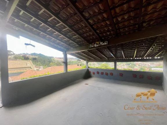 Imagem Linda casa a venda, com vista para centro de Campos do Jordão.