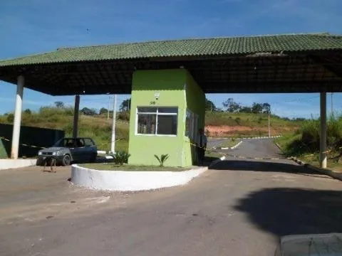 Imagem VENDA DE TERRENO NO CONDOMÍNIO TERRAS DE ARUJÁ, EM ARUJÁ/SP, OPORTUNIDADE com área total de 300m² e próximo à entrada do condomínio. CONSULTE-NOS.