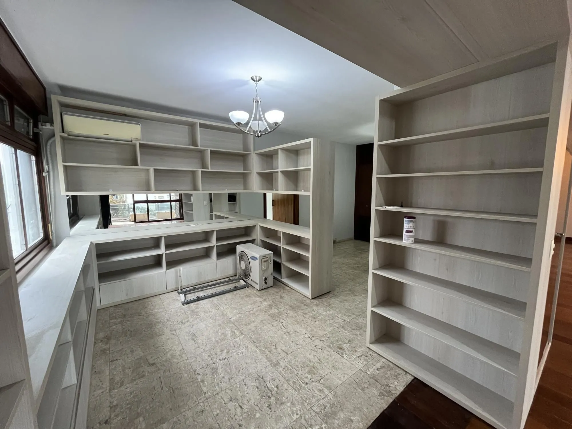 Imagem Apartamento de 3 quartos, suíte e 2 vagas de garagem no bairro Farroupilha POA