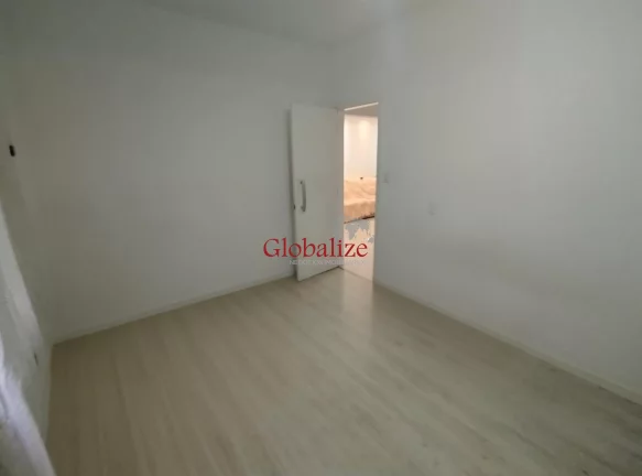 Imagem Apartamento 2 dormitórios com garagem fechada na Ponta da Praia em Santos por R$440.000,00