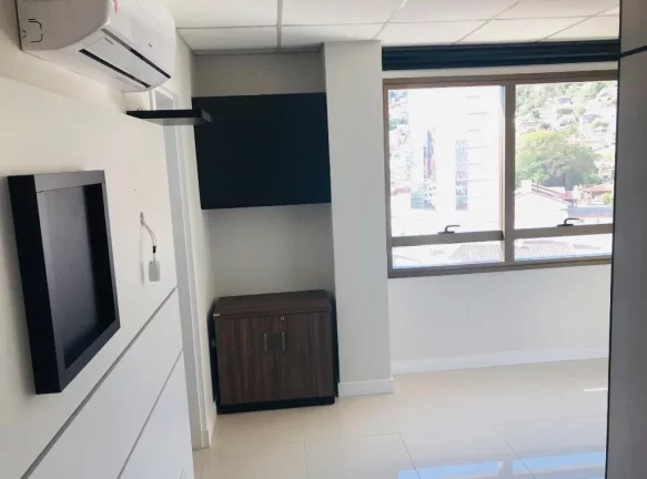 Imagem Sala Comercial para Venda em Florianópolis / SC no bairro Centro