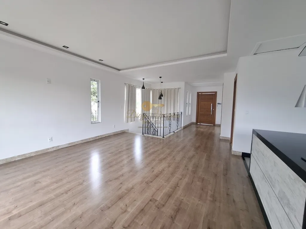 Imagem Casa em Condomínio para Venda em Teresópolis / RJ no bairro Albuquerque