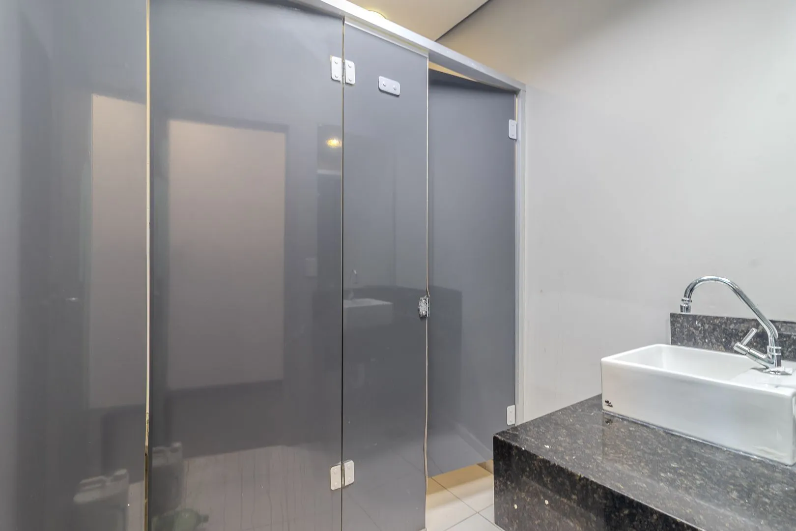 Imagem PRÉDIO COMERCIAL - COMPOSTO DE TÉRREO + 3 PAVIMENTOS