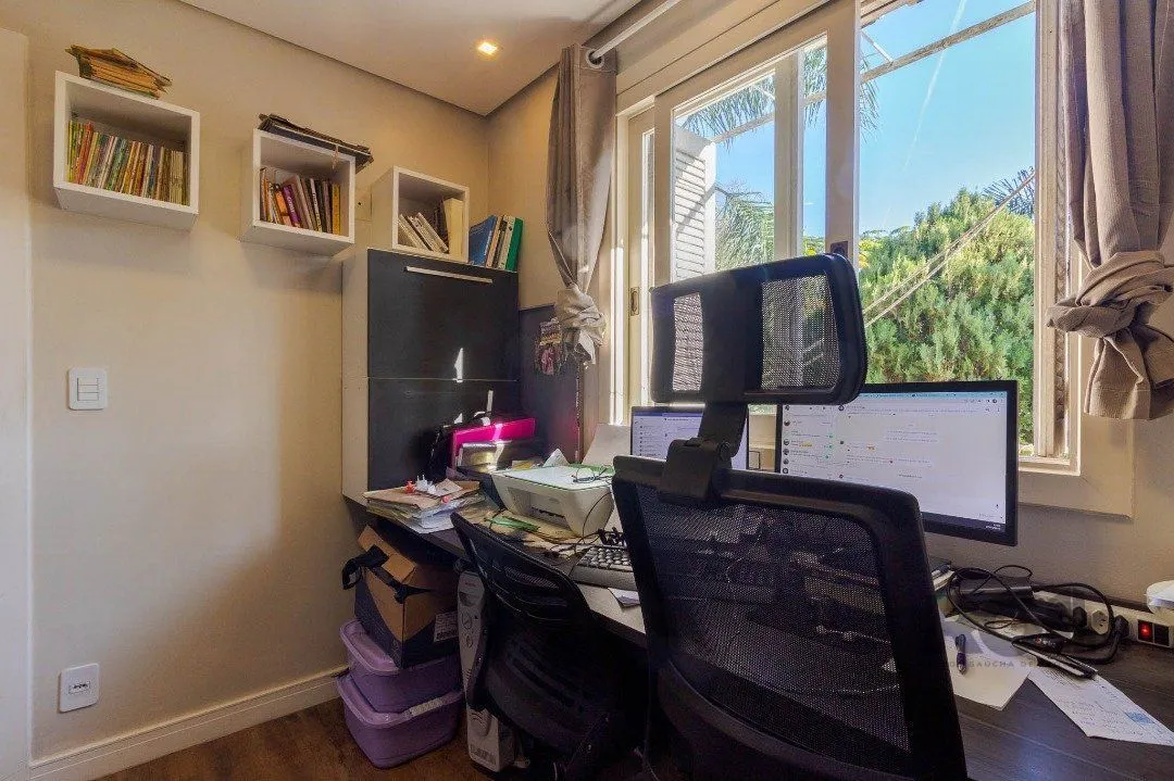 Imagem Casa em condomínio, 3 quartos, 1 suite, lareira, churrasqueira, 1 vaga - Bairro Tristeza