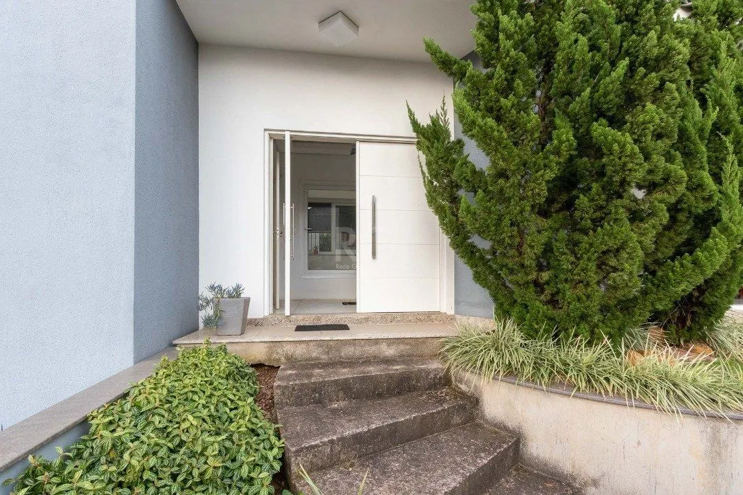 Imagem Casa para Venda - 377m², 4 dormitórios, sendo 3 suites, 3 vagas - Guarujá