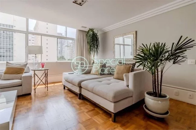 Imagem Apartamento com excelente reforma numa das melhores localizações do Jardim Paulista. Com espaços ...