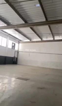 Imagem Galpão com 1400m² para locação em Mogi das Cruzes.