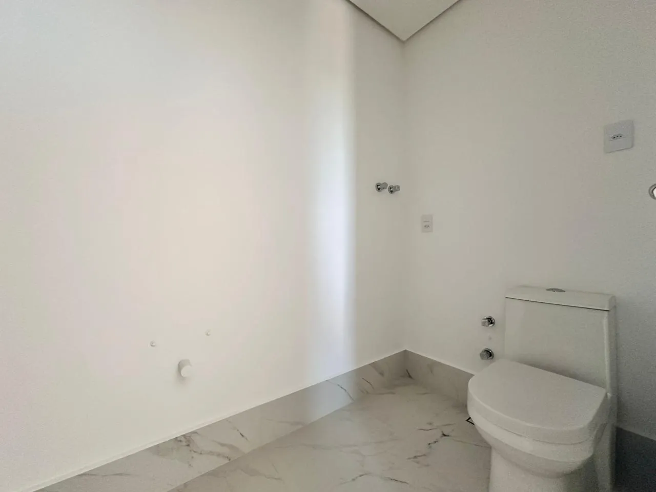 Imagem Apartamento com vista para o mar à venda com 208m2 por R$ 5.700.000,00