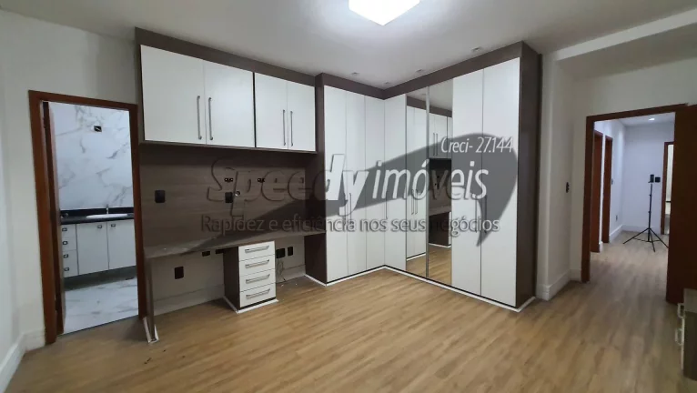 Imagem Casa em Santos á venda com 3 dormitórios.