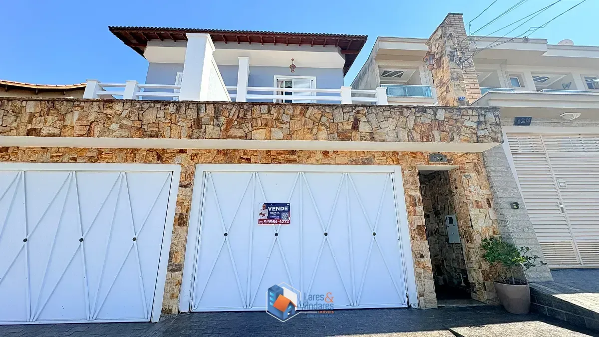 Imagem Sobrado para venda em Jardim Regina com 4 quartos, sendo 1 suíte, 277m²