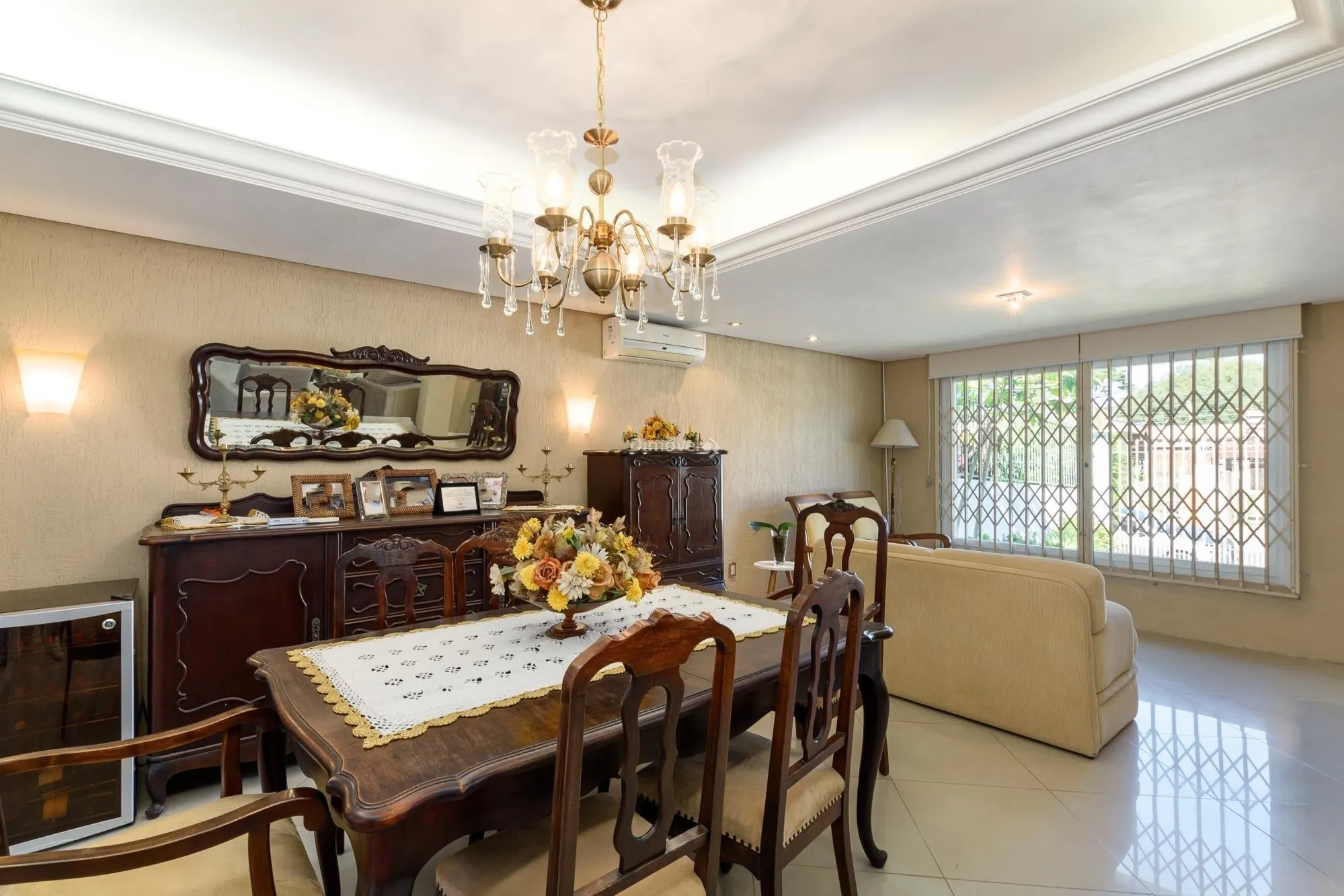 Imagem Venha morar em 350 m² com um clube em sua casa!