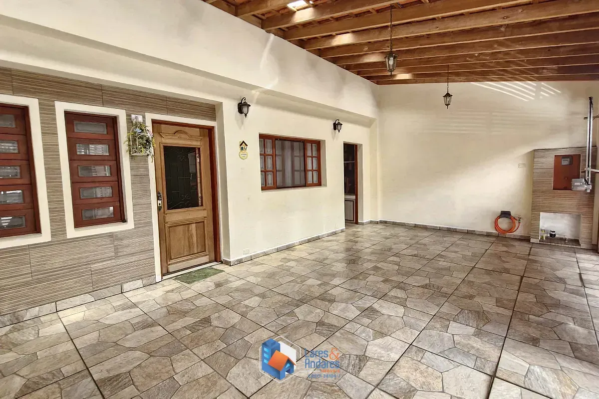 Imagem Sobrado para venda em Jaçanã com 4 quartos, sendo 1 suíte, 142m²