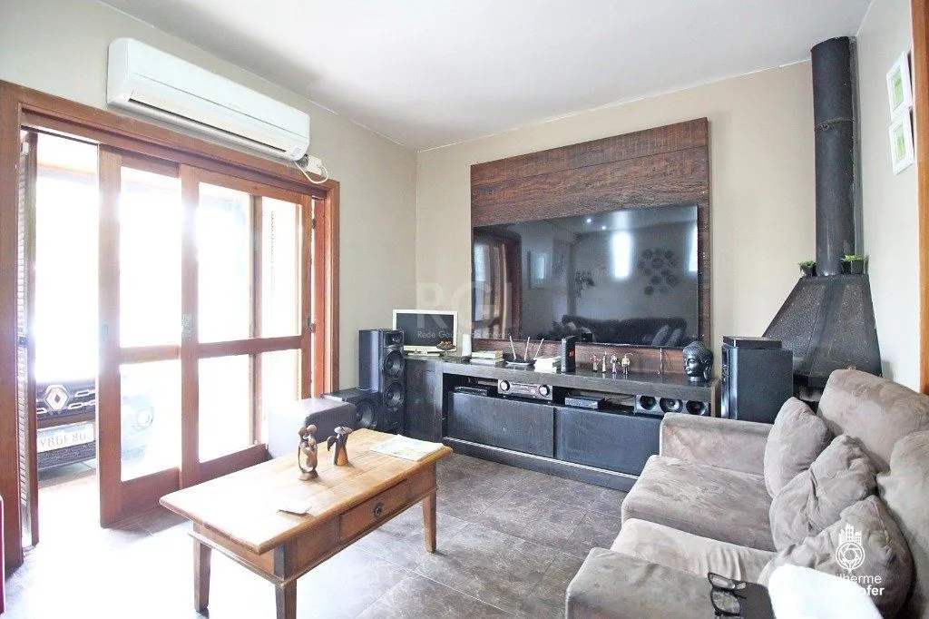 Imagem Casa para Venda - 151.36m², 3 dormitórios, sendo 1 suites, 2 vagas - Partenon