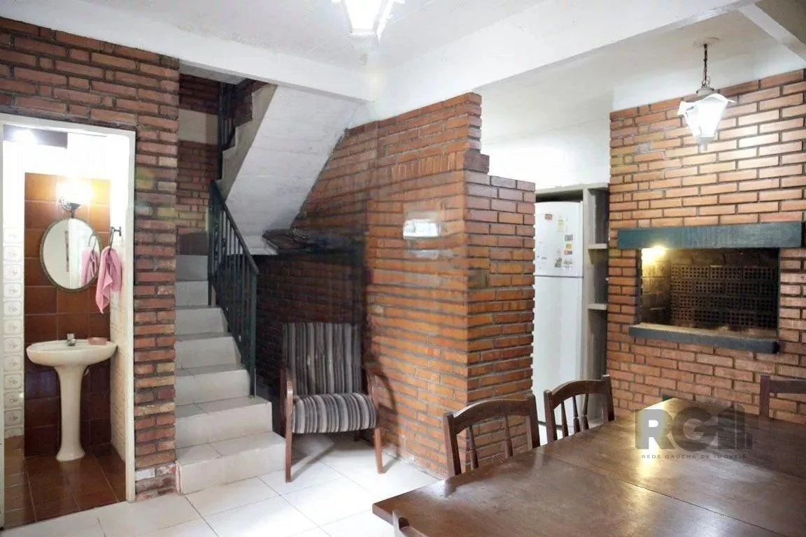 Imagem Casa 04 dormitórios, 01suíte, locação,234m² privativos, Petrópolis/Porto Alegre