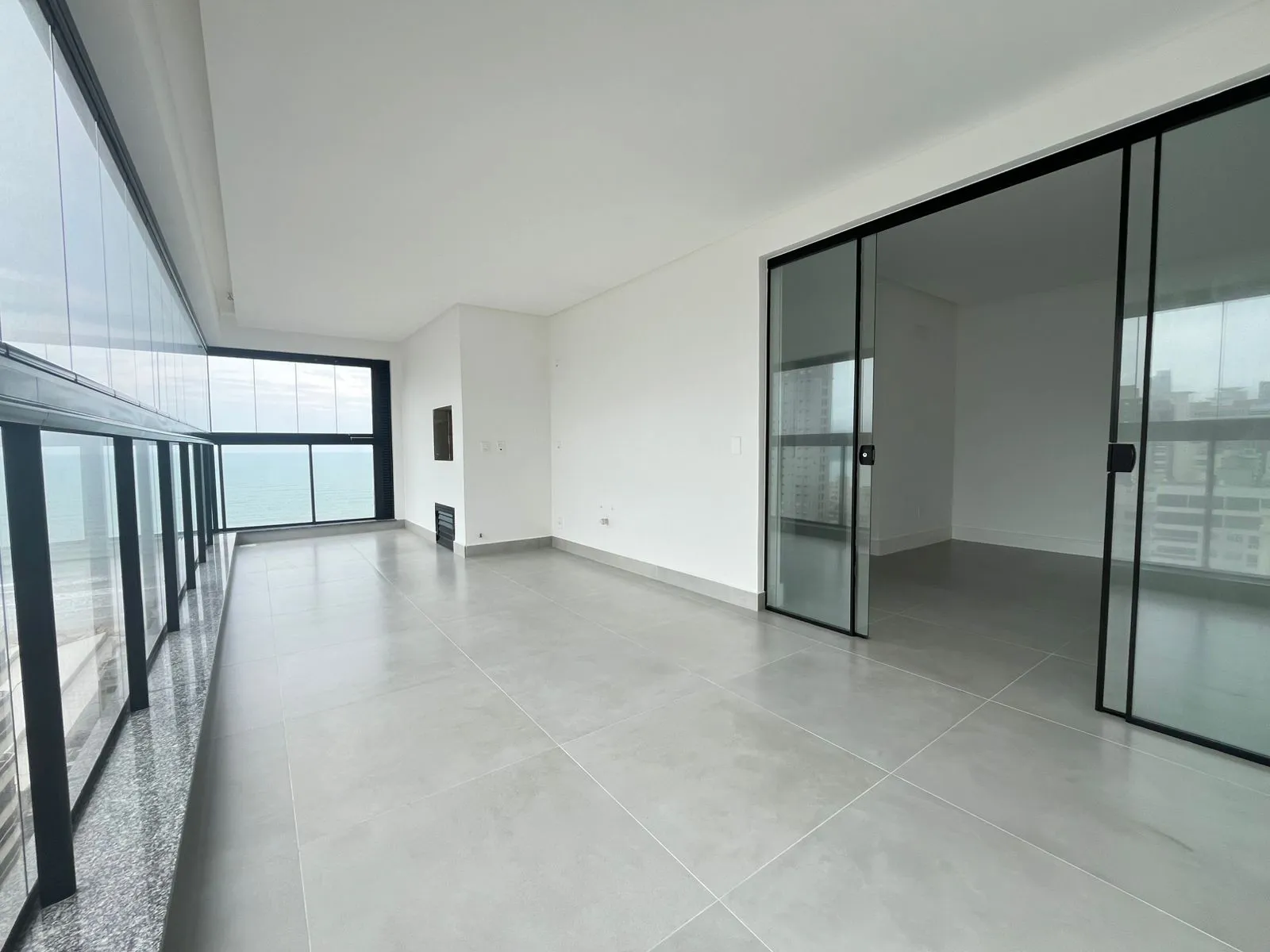 Imagem Apartamento com vista para o mar à venda com 207m2 por R$ 4.000.000,00