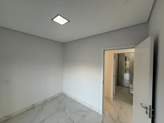 Imagem Casa à Venda com 6 Vagas e Piscina em Santana de Parnaíba
