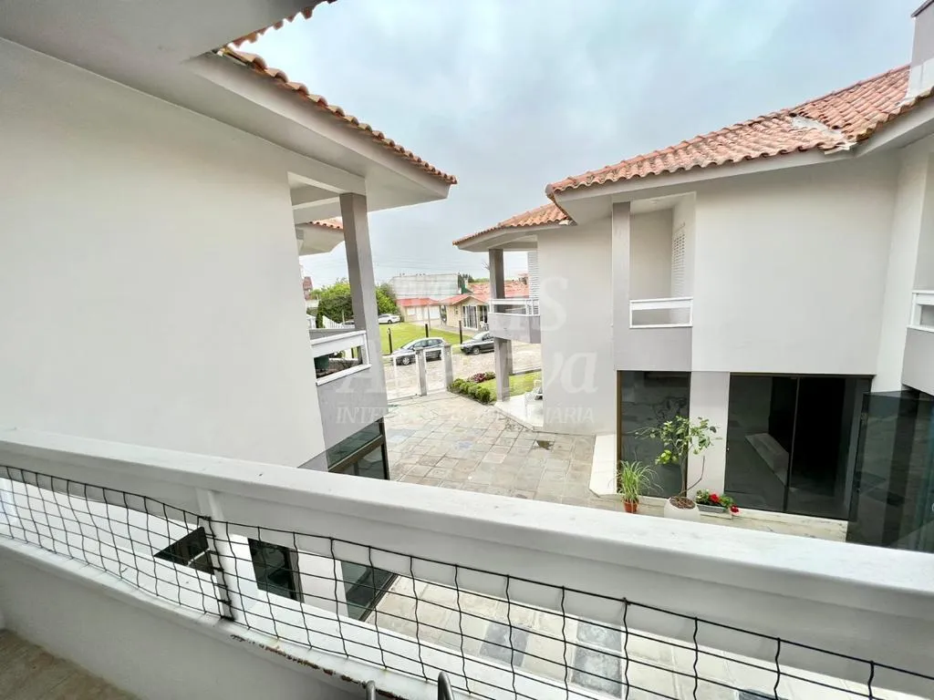 Imagem Sobrado em condominio fechado, Centro de Xangri-Lá - 250 metros do mar