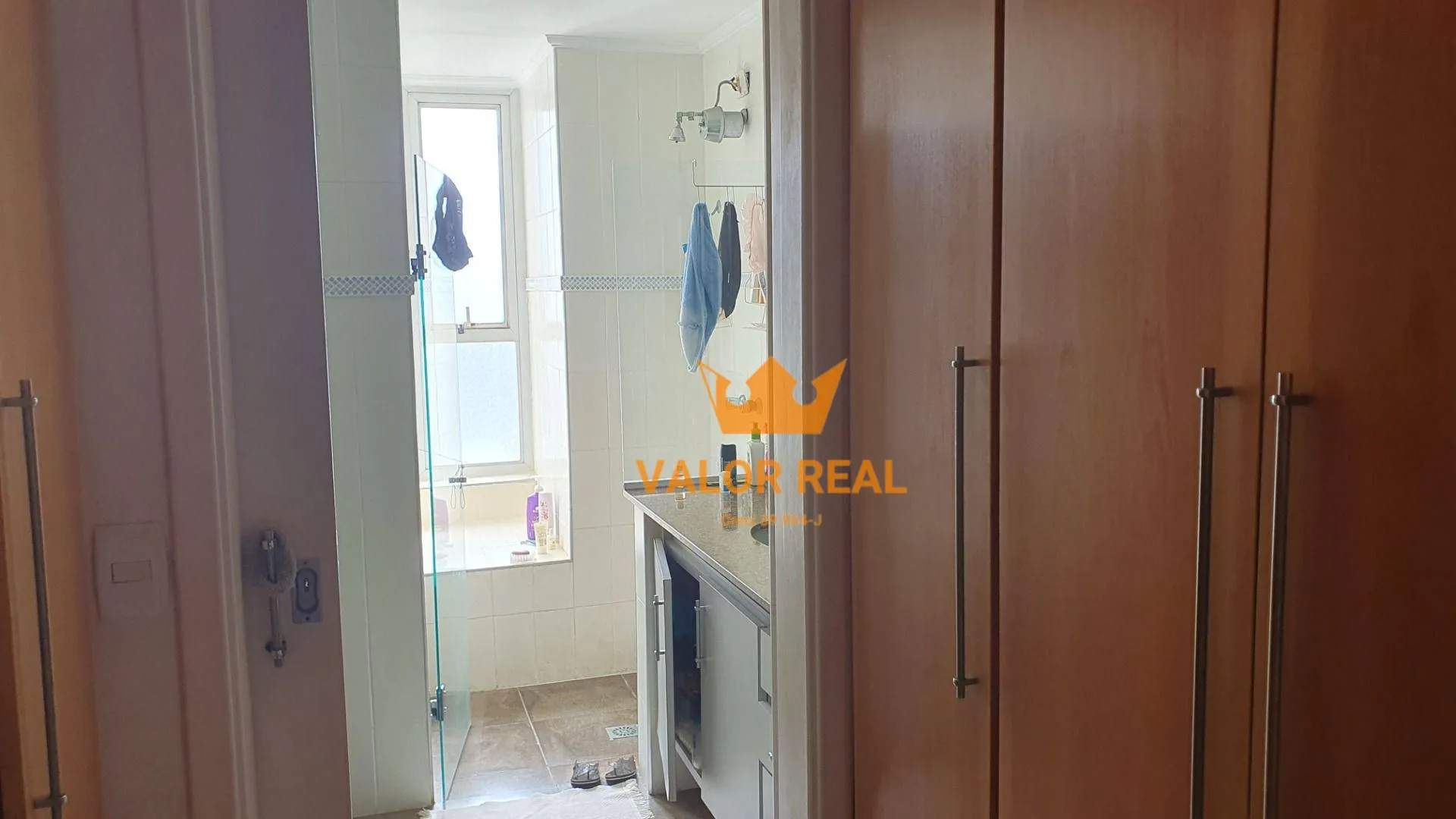 Imagem Apartamento 271 m2, 3 Dorm, 1 Suite, R$ 650 mil. Oportunidade. 14o. andar, vista panorâmica. Aceita Financto.