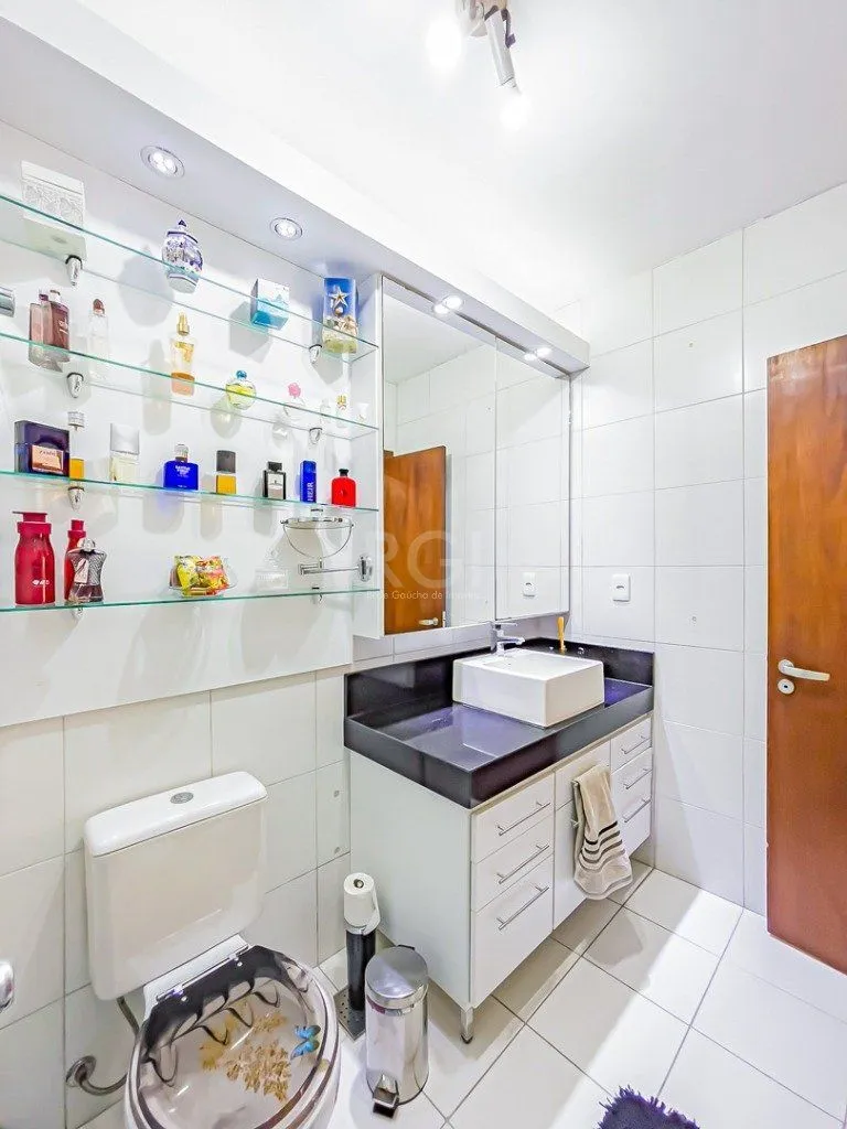 Imagem Casa Condominio para Venda - 241.06m², 4 dormitórios, sendo 2 suites, 2 vagas - Agronomia