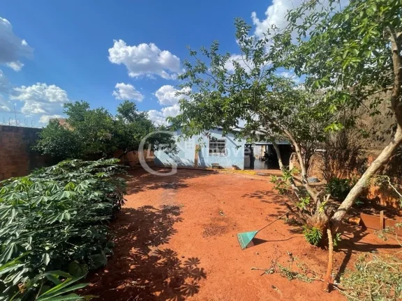 Imagem Casa à venda em Campo Grande-MS: 3 quartos, 3 salas, 1 banheiro, 5 vagas de garagem, 144m² no Jardim Tijuca.