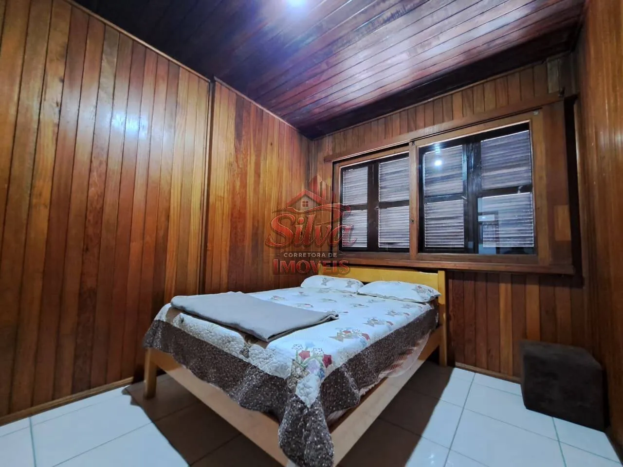 Imagem Casa 3 dormitórios com anexo a 180m do mar