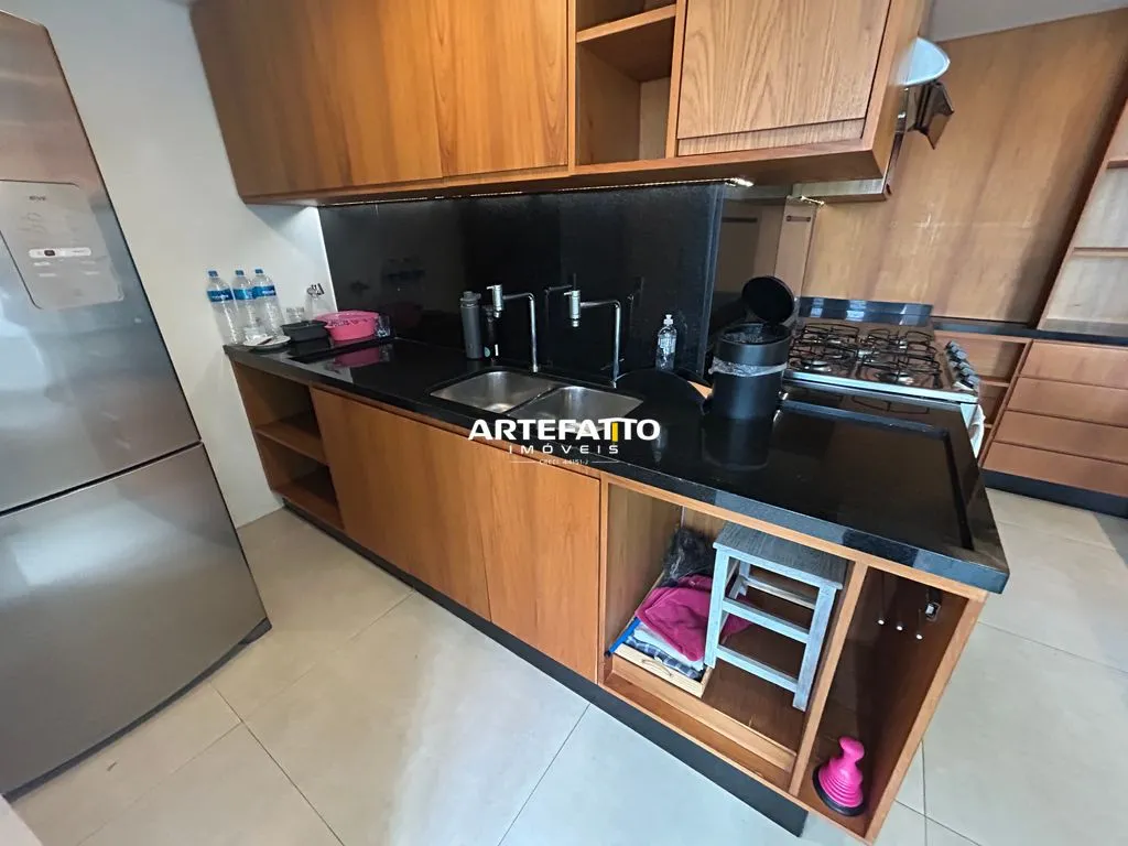 Imagem Este apartamento reformado está localizado em uma das regiões mais práticas