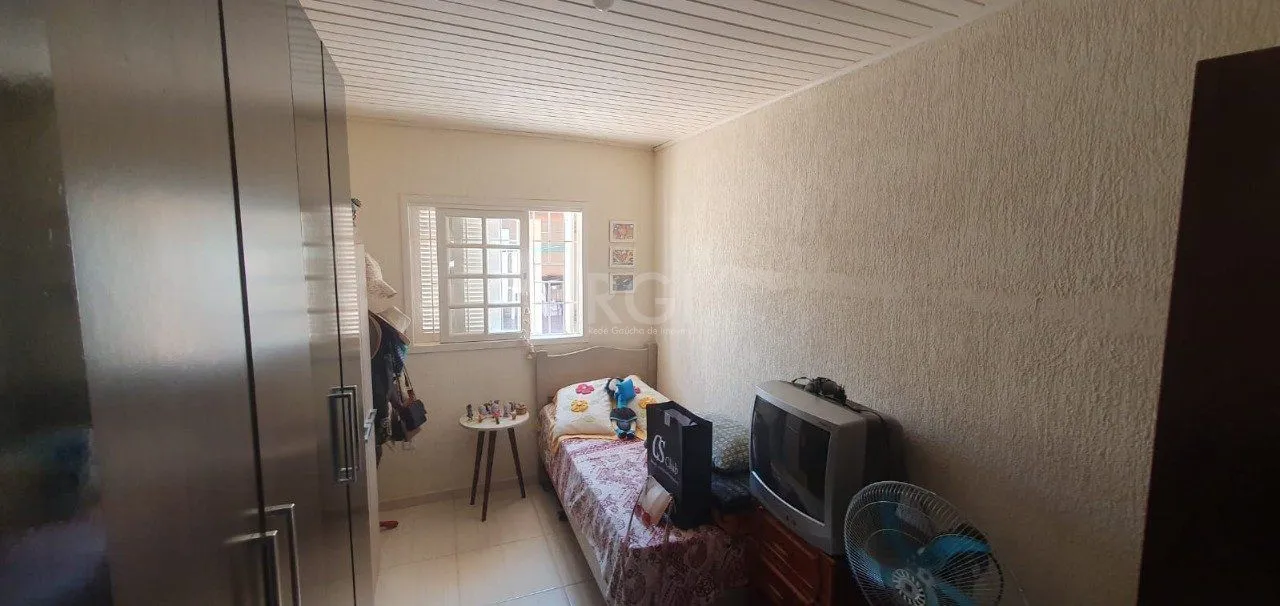 Imagem Casa para Venda - 75m², 2 dormitórios, 1 vaga - Hípica