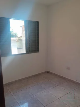 Imagem Casa com 2 Quartos e 1 Banheiro para Alugar, 70 m², por R$ 2.000/mês
